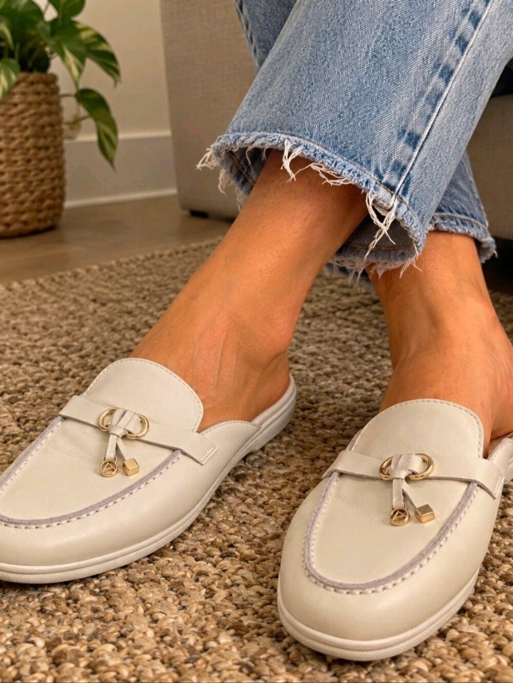 ALDO shoes White gray Leather Slip On Loafer Flats tassel Size 9 loafers mules